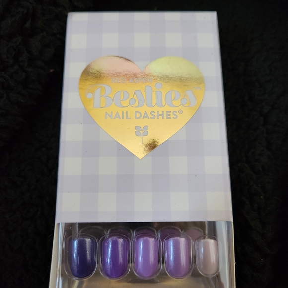 Red Aspen Nail Dashes - Picture 2 of 3